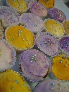cupcakes-with-shiny-decorations